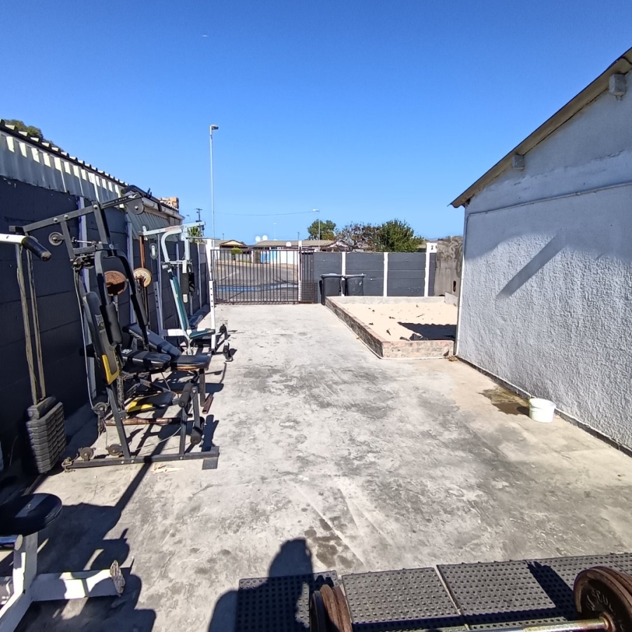 1 Bedroom Property for Sale in Matroosfontein Western Cape